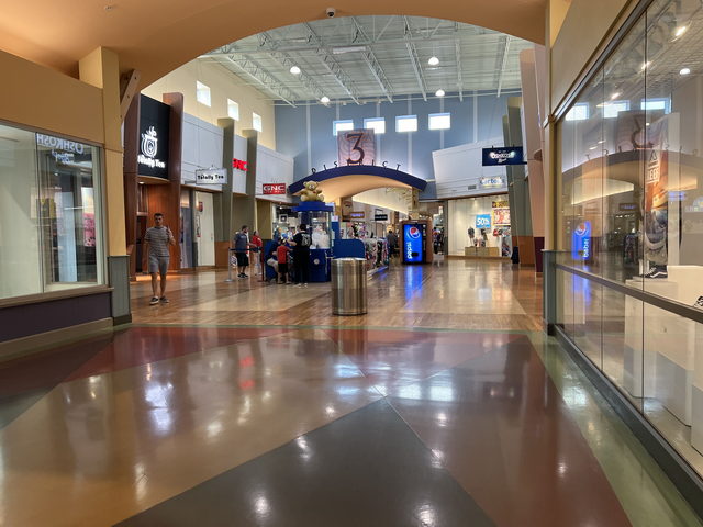 Great Lakes Crossing Outlets - Aug 7 2022 Photo (newer photo)